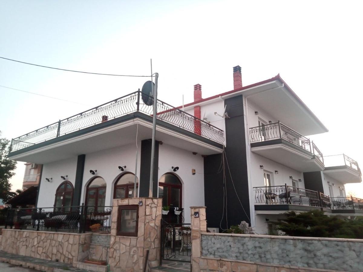 Villa Camellia Vrasna Bagian luar foto